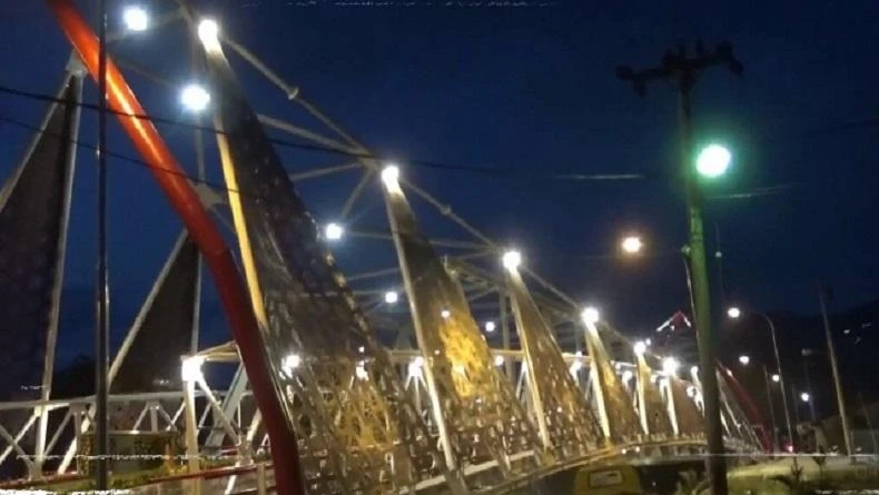 Pamer Keindahan Danau Toba, Jembatan Naborsahan Ajibata Jadi Tempat Swafoto Baru Wisatawan