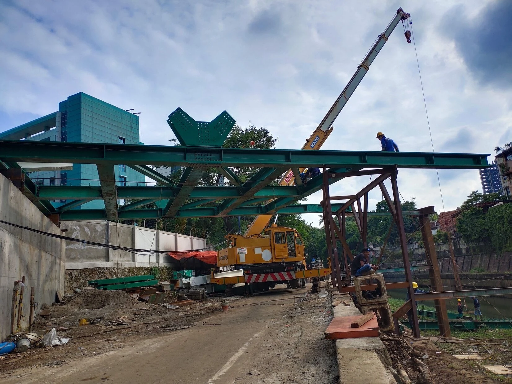 Proyek Pembangunan Jembatan RSCM - PHIBA JAYA ABADI - ICUK POERNOMO