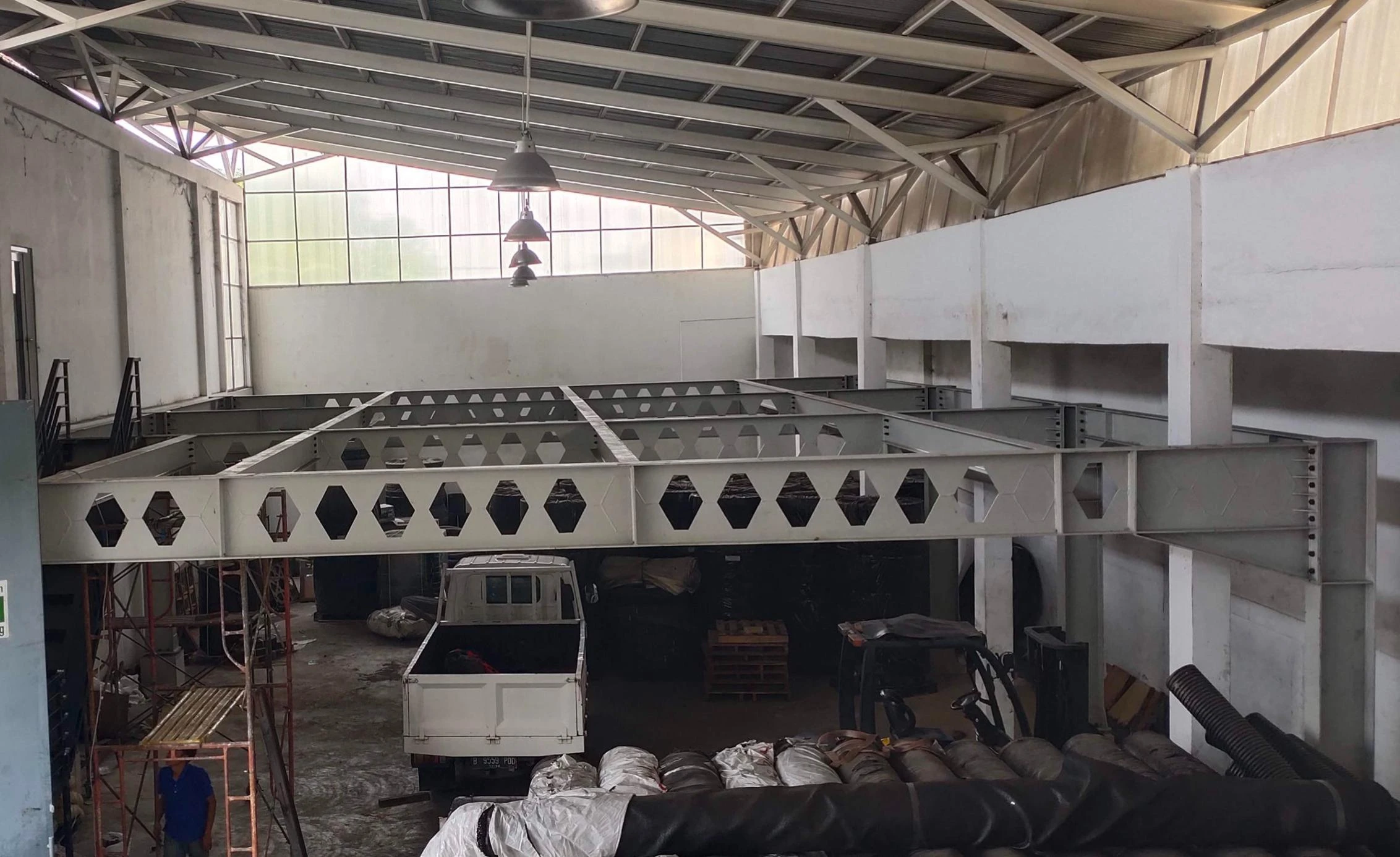 Proyek Lantai Mezanin Pesantren Tahfiz Qur'an IQRO - PHIBA JAYA ABADI - ICUK POERNOMO