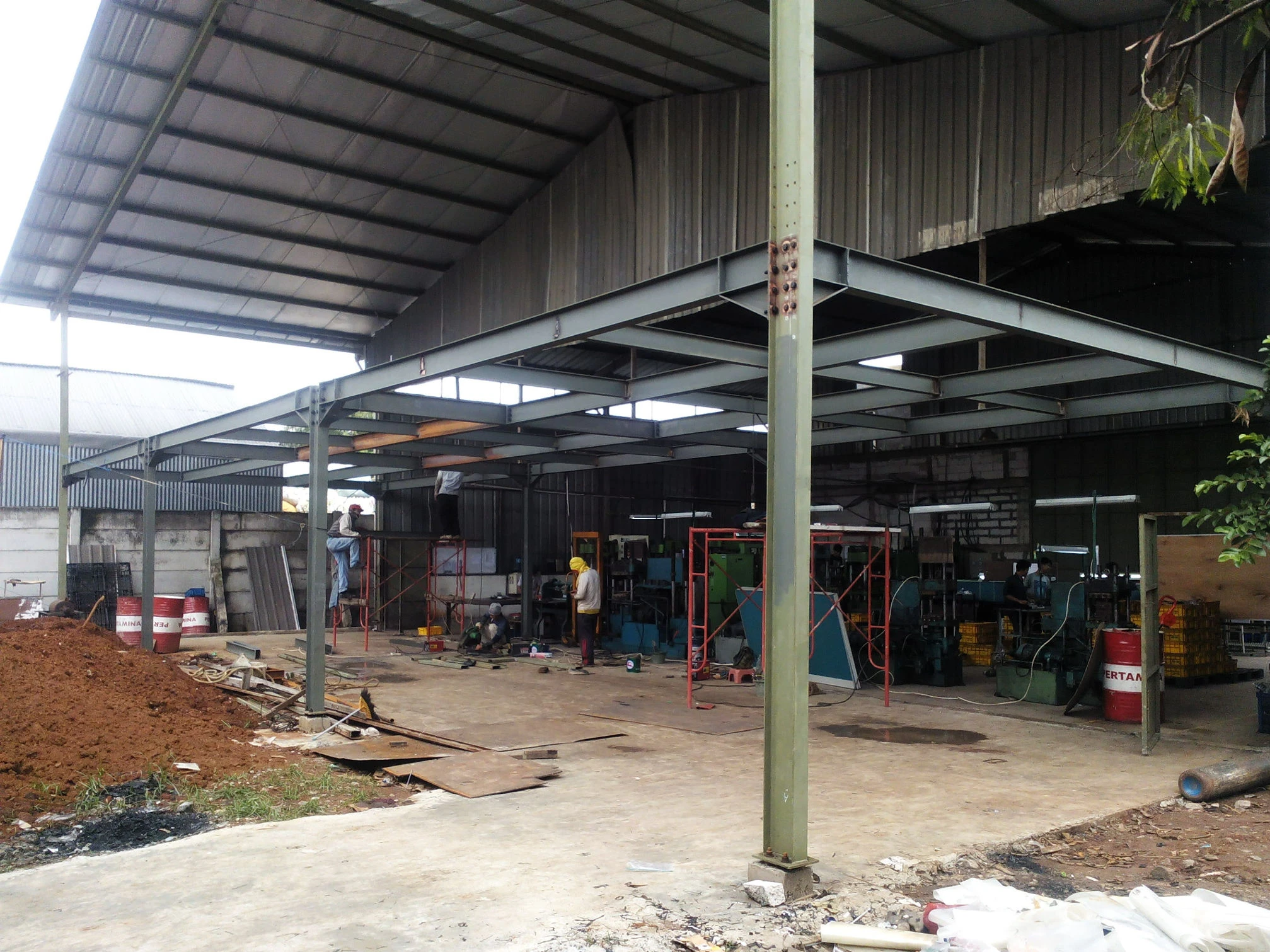 Proyek Pembanguan Mezanin Pabrik Pengolahan Karet - PHIBA JAYA ABADI - ICUK POERNOMO